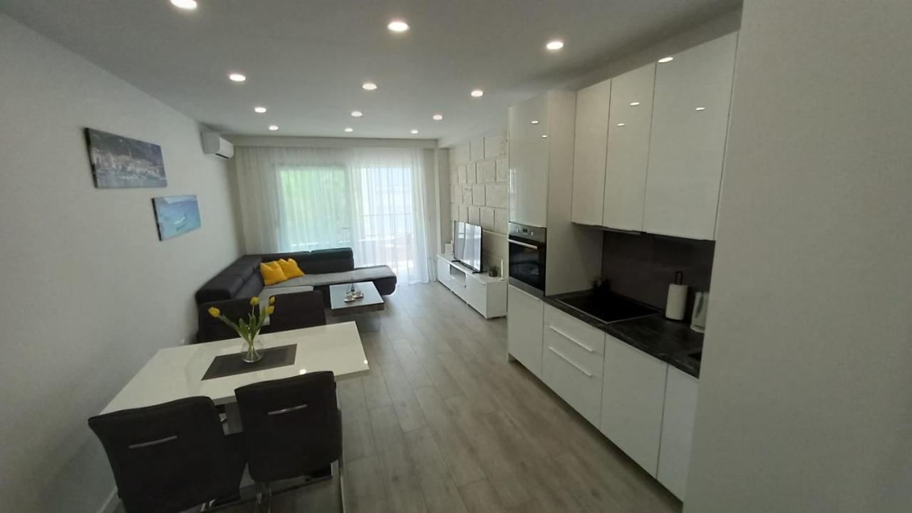 Lux Apartman Antonija Makarska Exterior photo